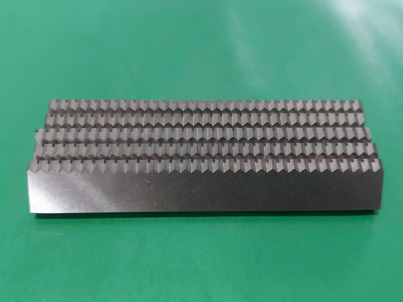 Dao cắt zigzag